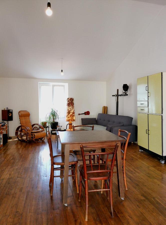 La Maison De Thomas Saint-Amant-de-Boixe ภายนอก รูปภาพ