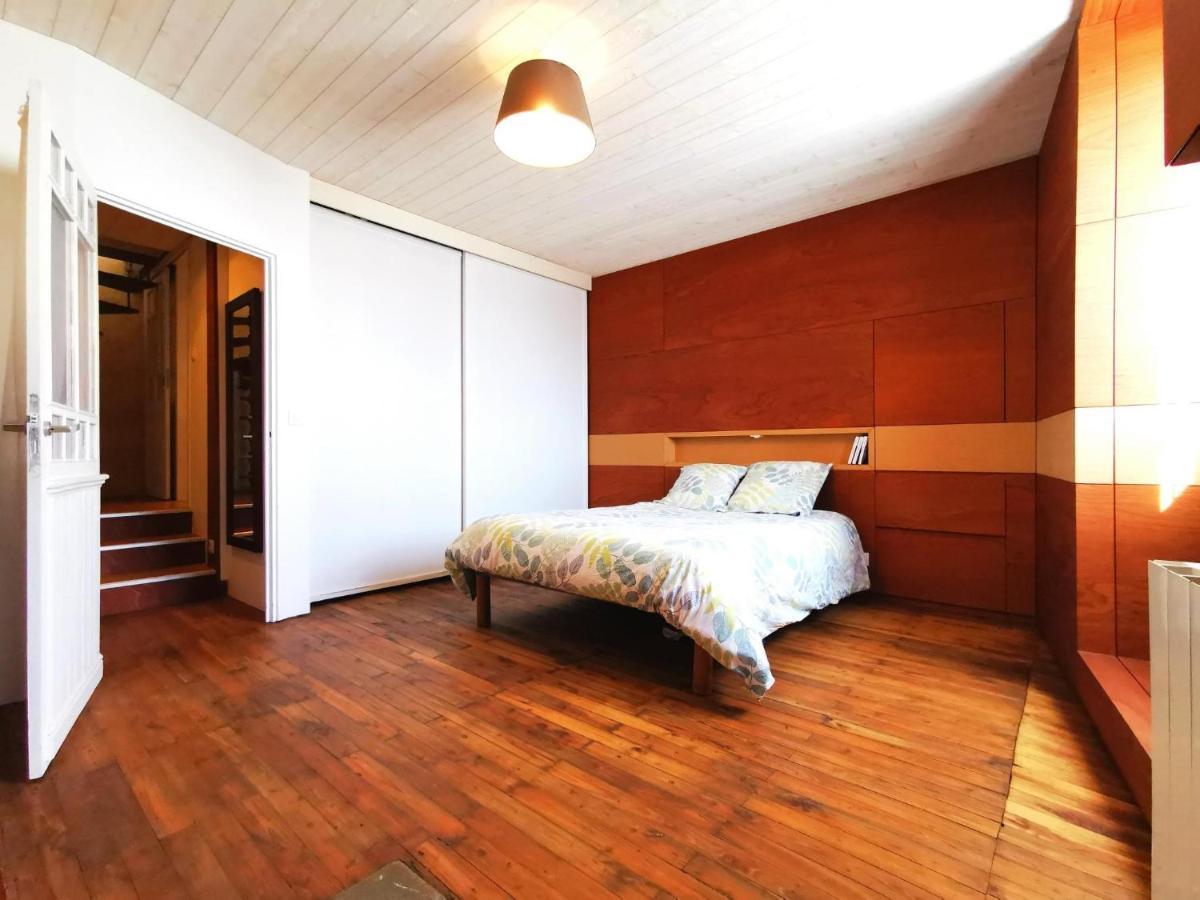 La Maison De Thomas Saint-Amant-de-Boixe ภายนอก รูปภาพ