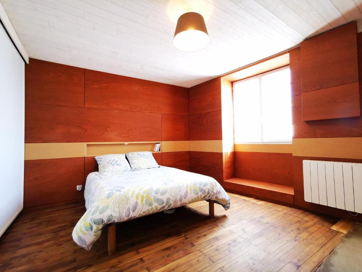 La Maison De Thomas Saint-Amant-de-Boixe ภายนอก รูปภาพ