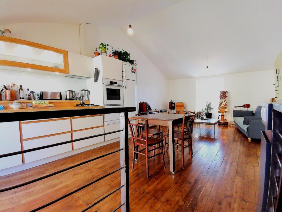 La Maison De Thomas Saint-Amant-de-Boixe ภายนอก รูปภาพ